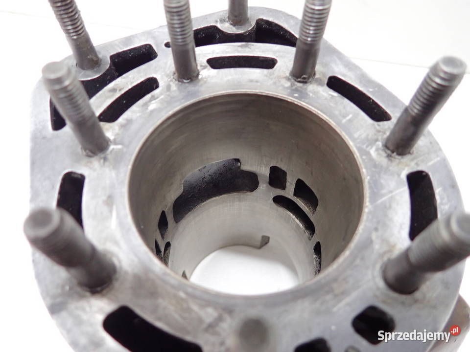 Cylinder Nikasil Lekkie Rysy Nowy Tłok 8109DB