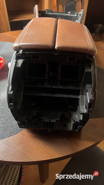 Bmw F10 F11 LIFT Tunel Środkowy podłokietnik Podłokietniki łódzkie Łódź