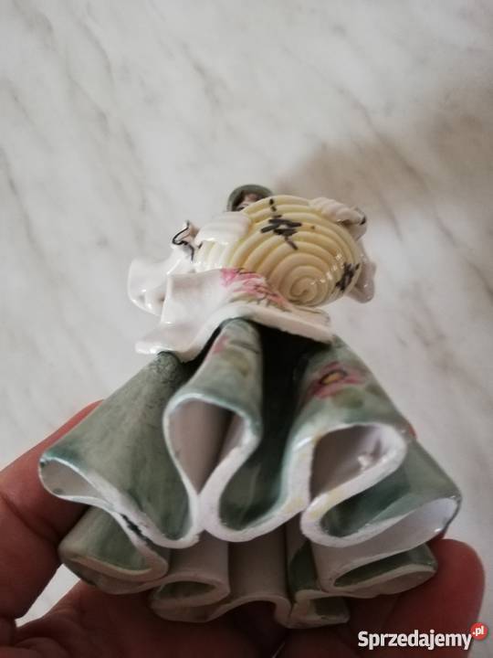 Figurka porcelanowa Kobieta w chuście z koszem Gorlice sprzedam