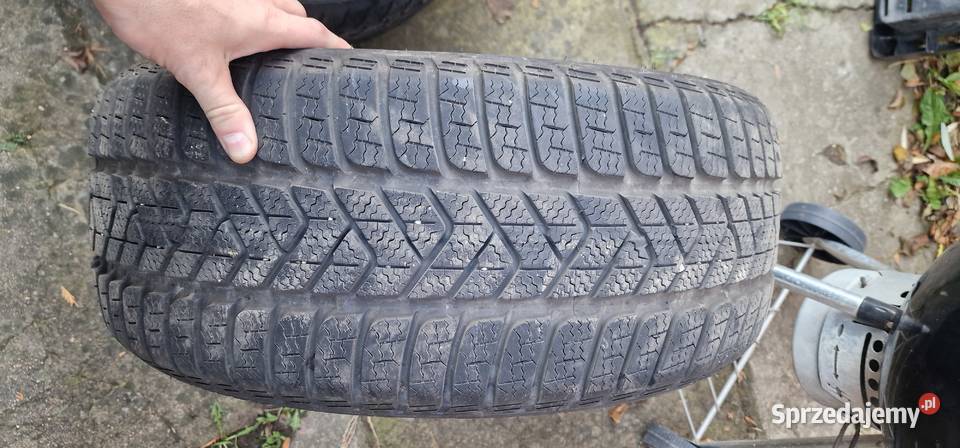 Opona Pirelli SottoZero serię 3 zimowa 22540R18 dolnośląskie