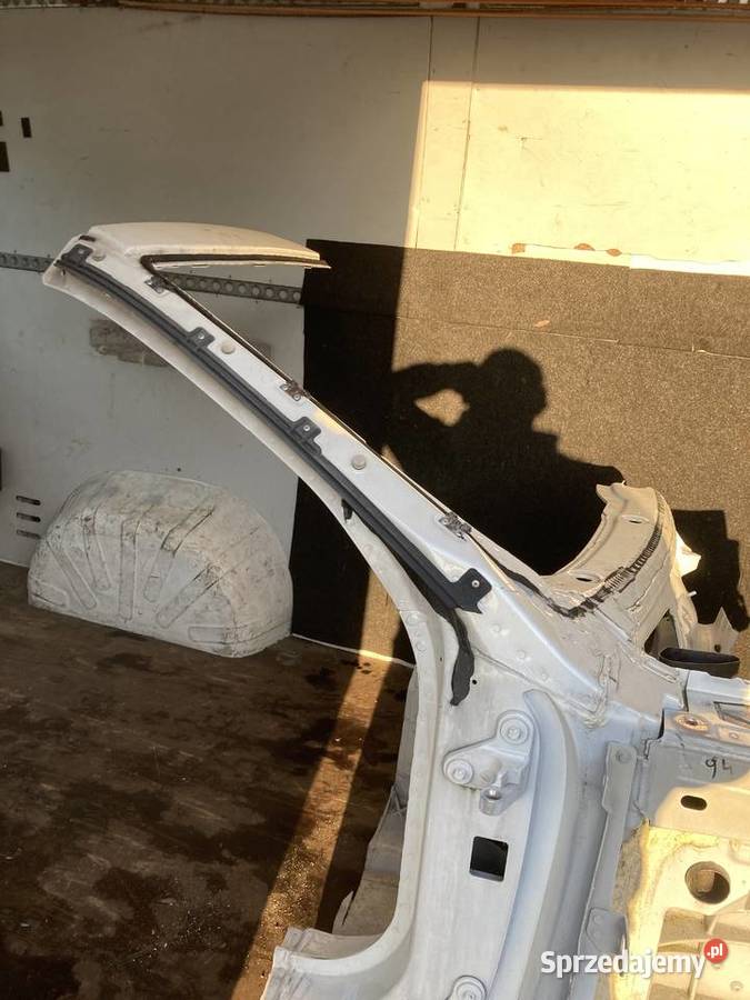 Słupek fartuch Mercedes sl r231 prawy