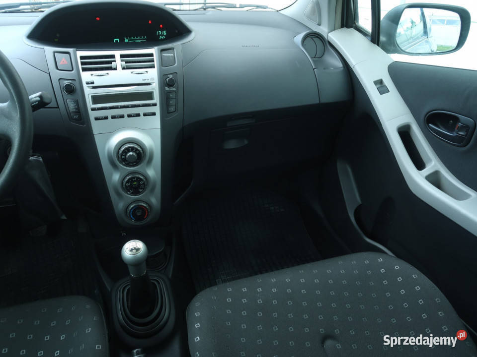 Toyota Yaris 13 VVTi Rok produkcji 2008 Zabrze