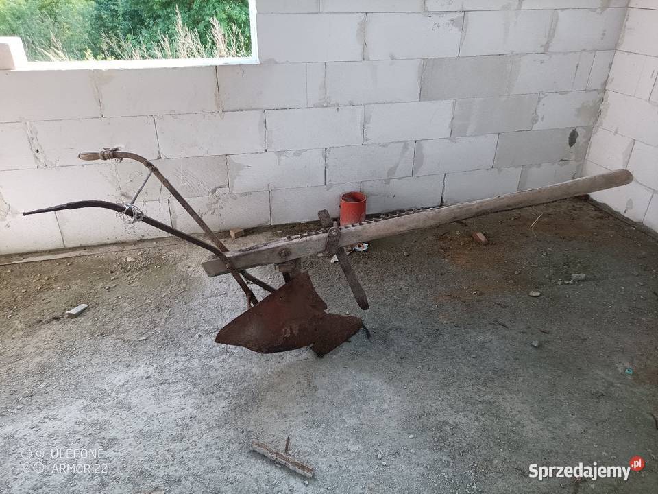 Stare koła narzędzia rolnicze