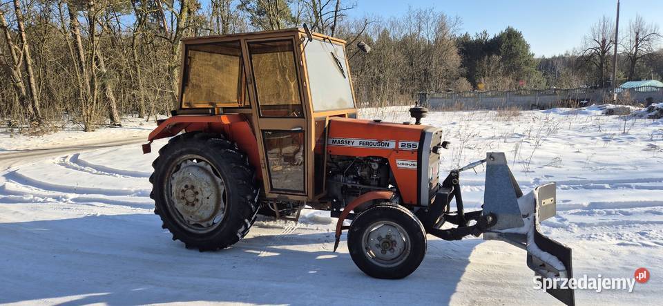 Massey Ferguson 255TUZpług do śniegu Stefanów Suserski