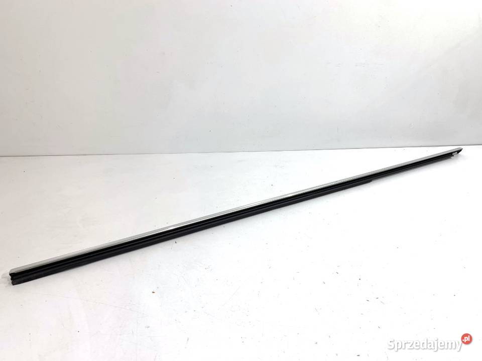 LISTWA ZGARNIAJĄCA TYŁ LEWY SKODA SUPERB III osobowe Części samochodowe