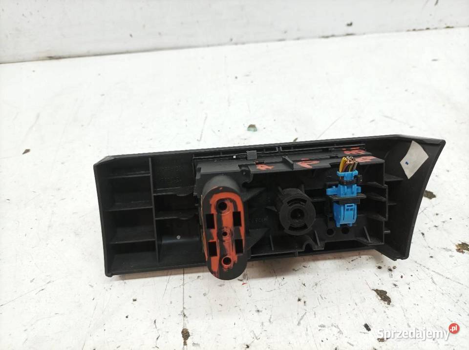 PRZEŁĄCZNIK ŚWIATEŁ 13198923 Opel Astra III