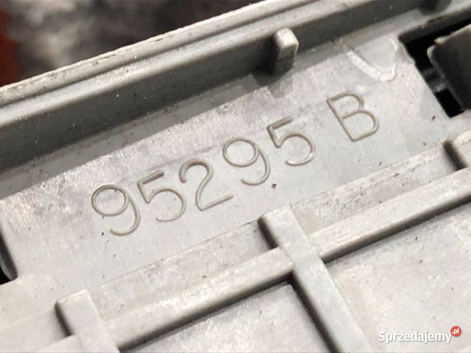 PRZEŁĄCZNIK SZYB CHRYSLER 300C 04602781AA osobowe podkarpackie