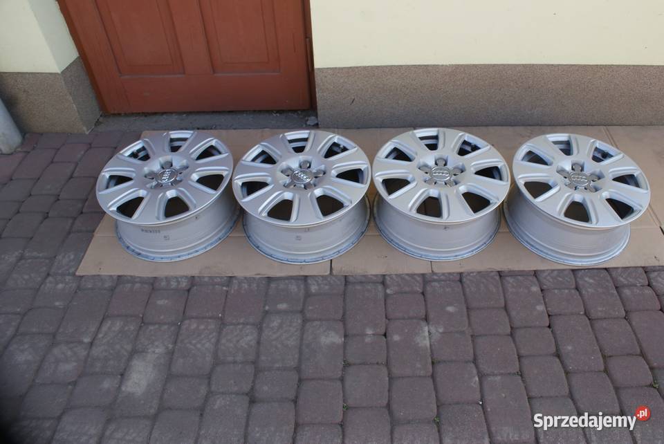 Alufelgi 8U0601025 oryginalne Audi 65Jx16 Nozdrzec