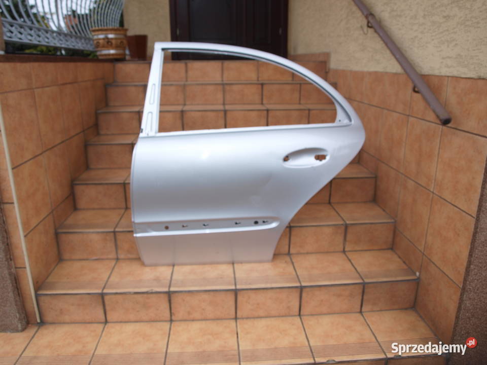 Mercedes E klasa W211 drzwi lewe tył sedan 2002 osobowe wielkopolskie