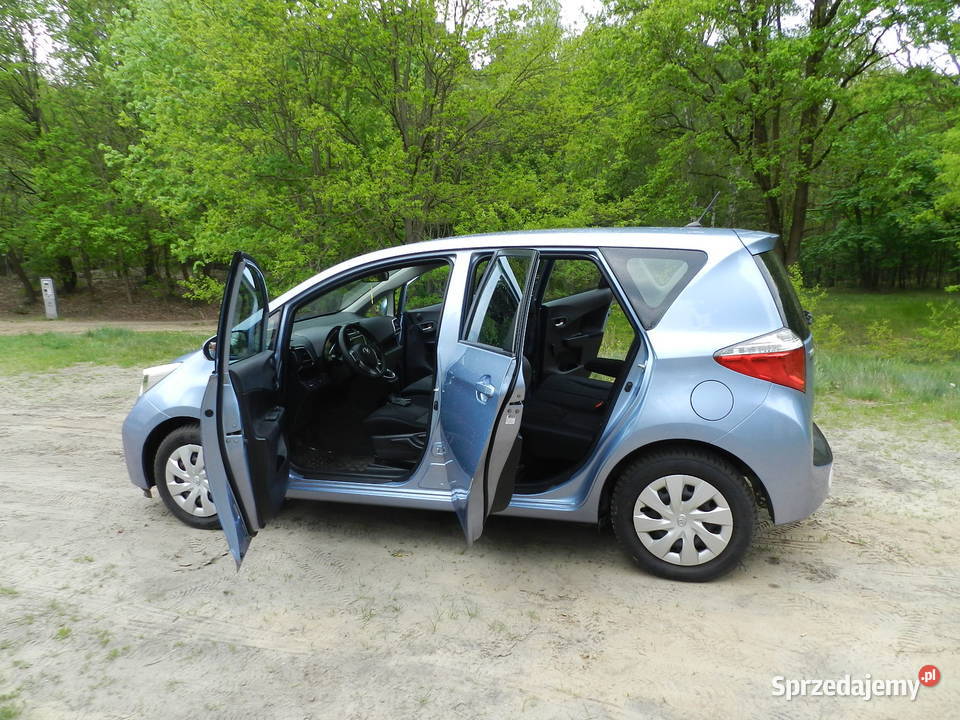 Toyota VersoS czyli Yaris z bagażnikiem centralny zamek Puszczykowo