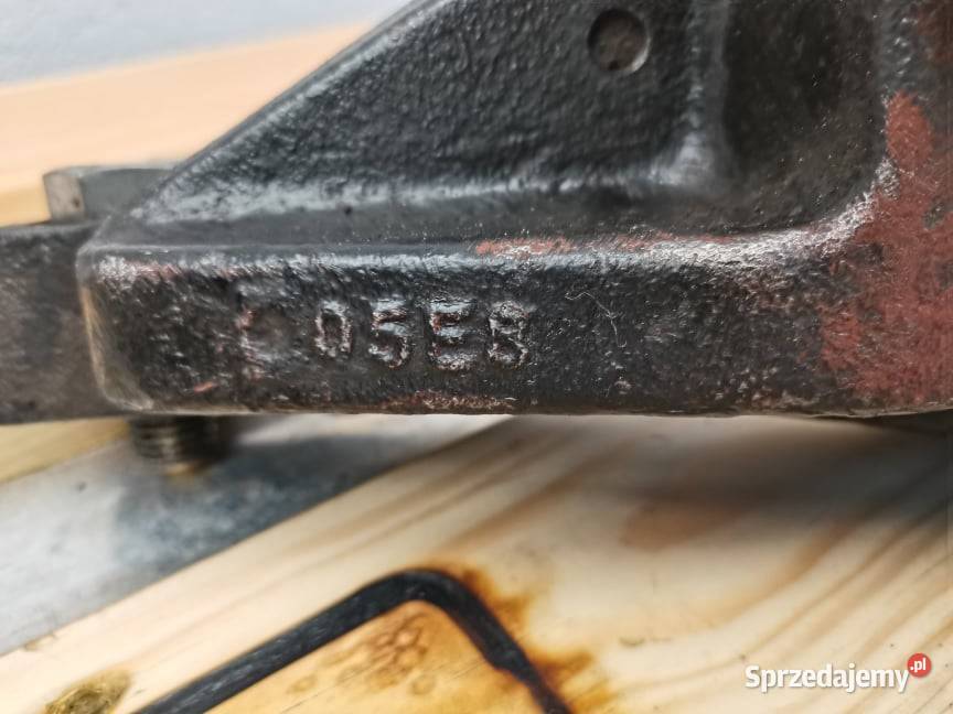 Case CVX 170 Wspornik osi 12115