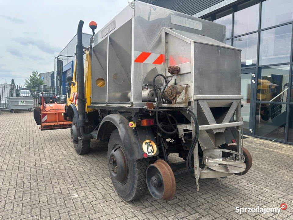 Mercedes Unimog maszyna do prac na koleji 2