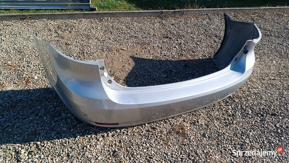 Zderzak tył tylny Toyota Avensis T27 III lakier osobowe małopolskie Radłów sprzedam