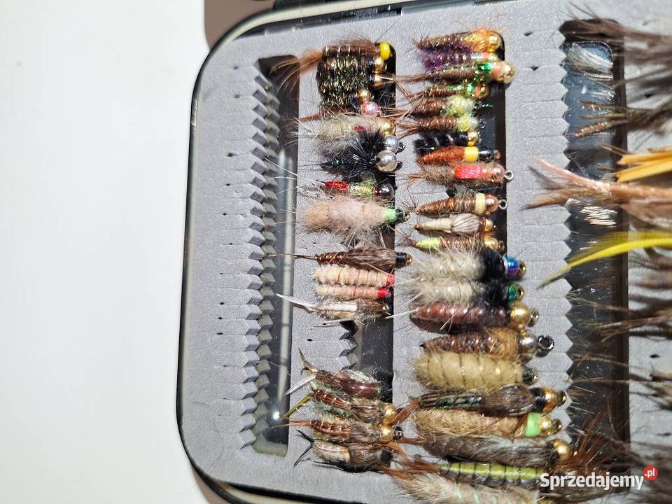 Przynęty wędkarskie Muchowe 230 sztuk pudełko Wędkarstwo śląskie