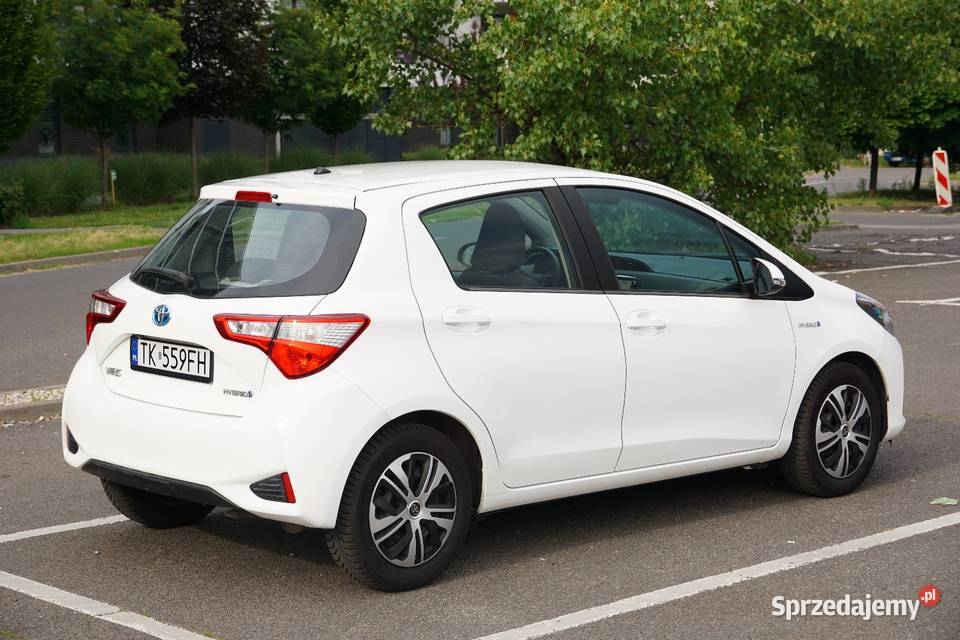 Toyota Yaris 15 hybryda z 2019 roku 123kkm centralny zamek mazowieckie Warszawa