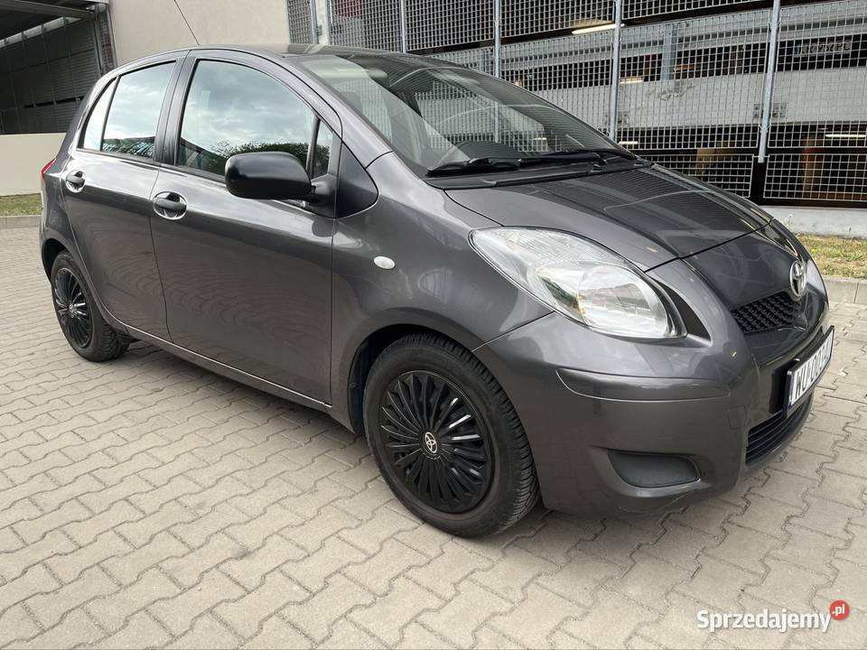 Toyota Yaris 13 benzyna 6 biegów Bezwypadkowy Hatchback Warszawa