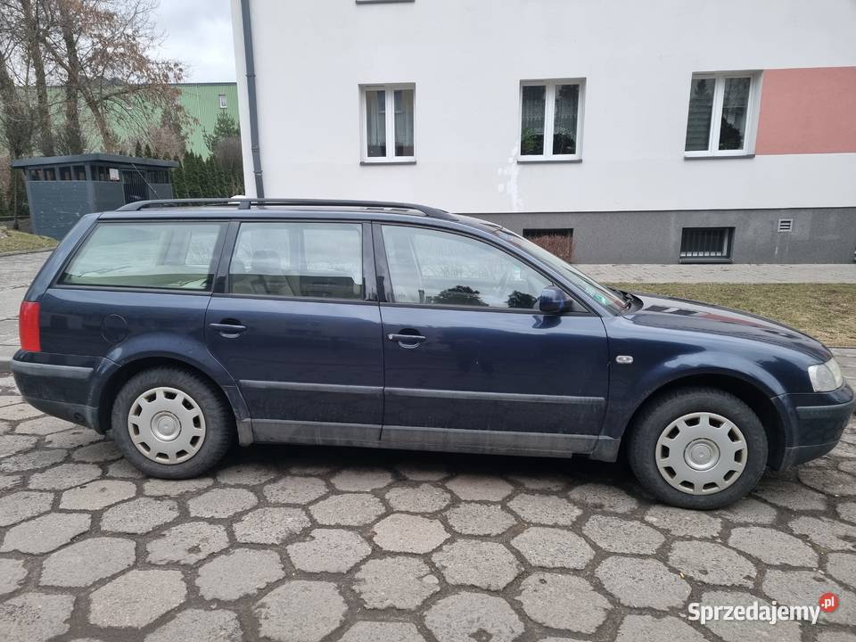 Passat 18t 13 lat w jednych rękach garażowany 1799cm3 Passat Katowice