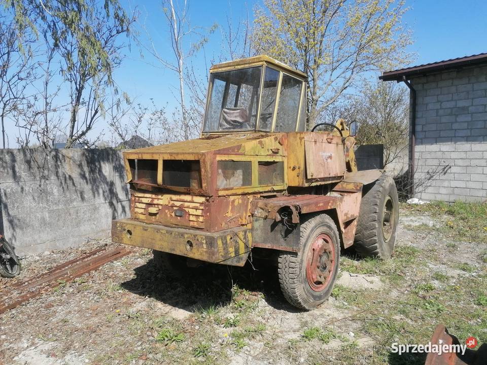 ładowarka czeska HUN053 na cześci z silnik Urbanice