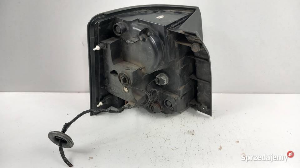 RANGE ROVER SPORT L320 LIFT LAMPA TYŁ PRAWA osobowe Zbierkowo