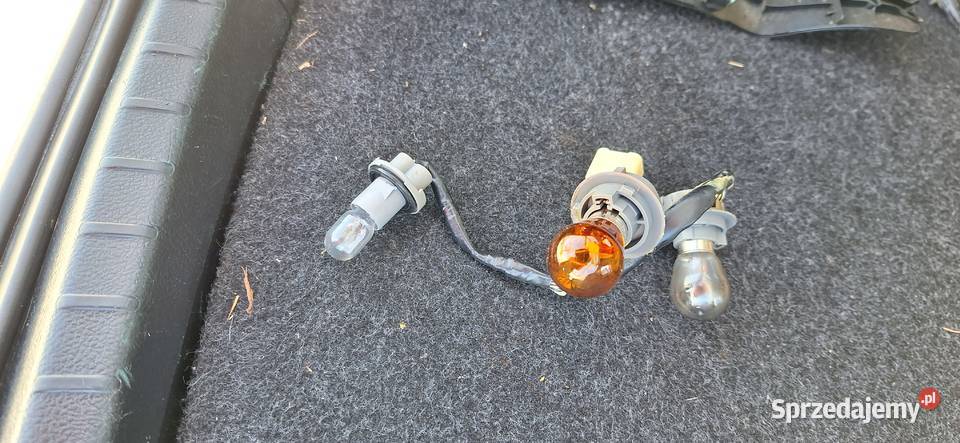 TOYOTA YARIS III 2011 OPRAWKA WIĄZKA WKŁAD LAMPY małopolskie Brzesko