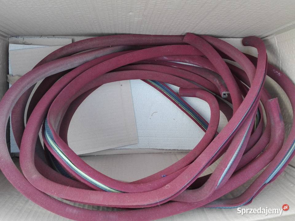 Mercedes 190 W201 tapicerka czerwona bordowa Skarżysko-Kamienna