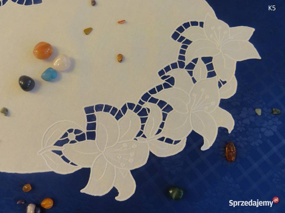 Serwetki białe wyszywane haft Richelieu Lublin