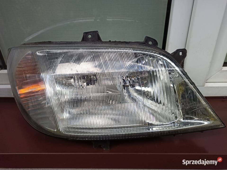 Mercedes Sprinter W901 lampa przednia prawa Sieradz sprzedam