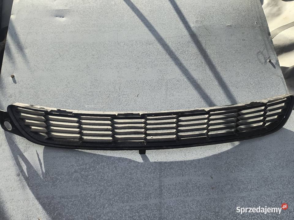 Środkowa kratka zderzaka citroen DS5 9673279077
