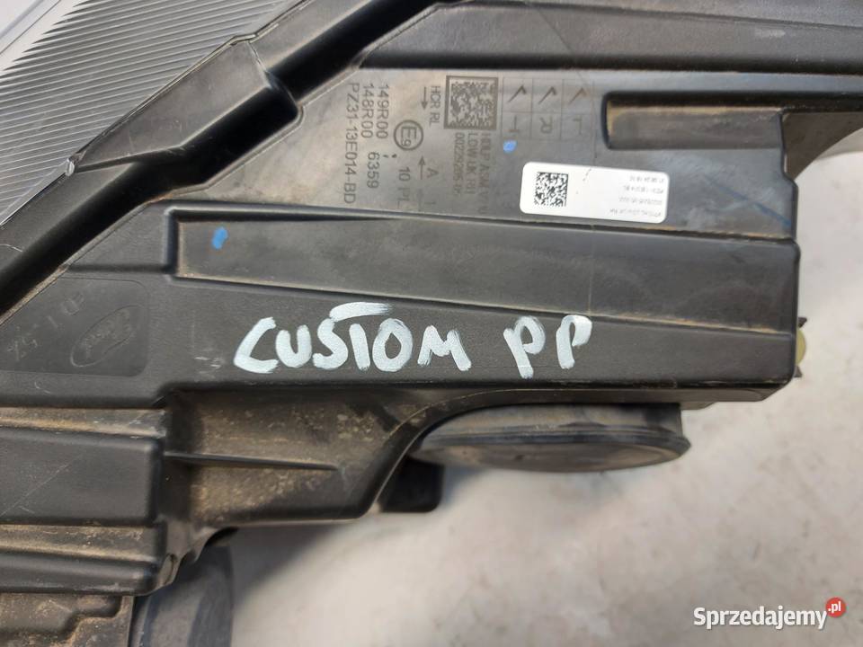 Ford Transit Custom II 2024 lampa prawa przód