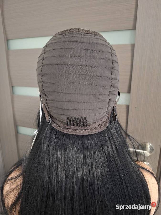 Czarna falowana długa peruka koronkowa Malbork sprzedam