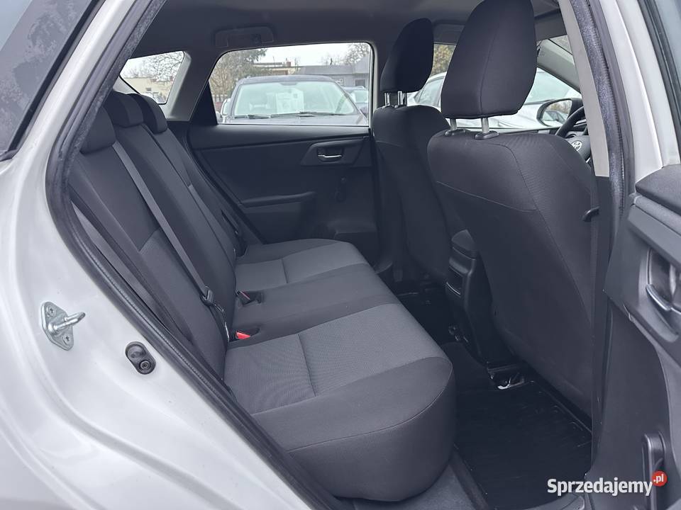 Toyota Auris 133 99 Salon PolskaIWŁFaktura VAT Auris mazowieckie Warszawa