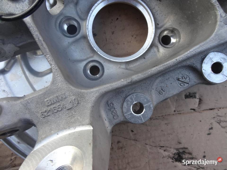 ZWROTNICA LEWY TYŁ BMW G30 G31 62165410 Zestawy zawieszenia