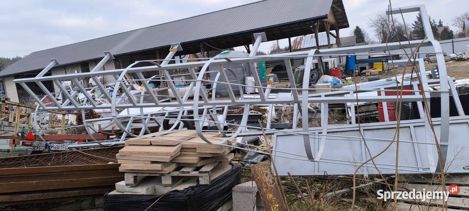 Drabina z koszem ochronnym pionowa Czarna sprzedam