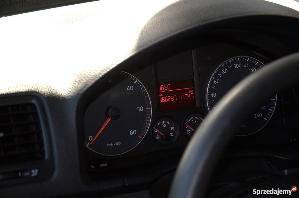 Volkswagen Golf V 19TDI 105 Alufelgi koła zimowe elektryczne szyby Sierakowice sprzedam