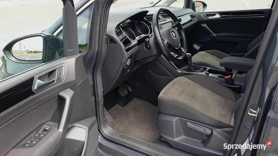 Volkswagen WV Touran 14 TSI 150 Highline DSG Rok produkcji 2015 Poznań