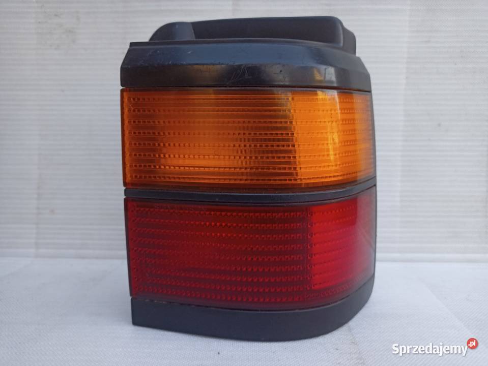 VW Passat B3 Variant kombi lampa tył tylna prawa osobowe łódzkie Sieradz