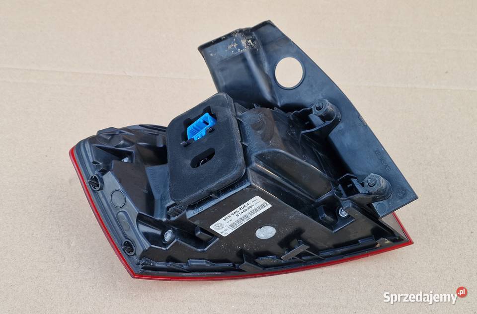 VW PASSAT B8 KOMBI LAMPA PRAWA PRAWY TYŁ IDEALNA Lampy tylne lubuskie Bieleń