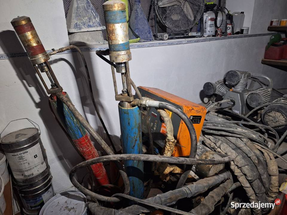 Maszyna do natrysku pianki EVOLUTION G30H Tynkowanie dolnośląskie Bielawa usługi budowlane