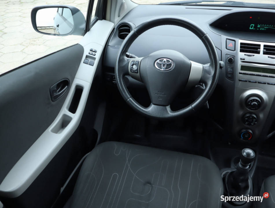 Toyota Yaris 133 Dual VVTi 187805km łódzkie Łódź