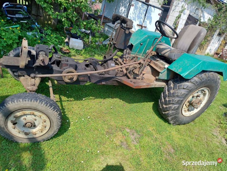 Papaj es 18 Przyłogi