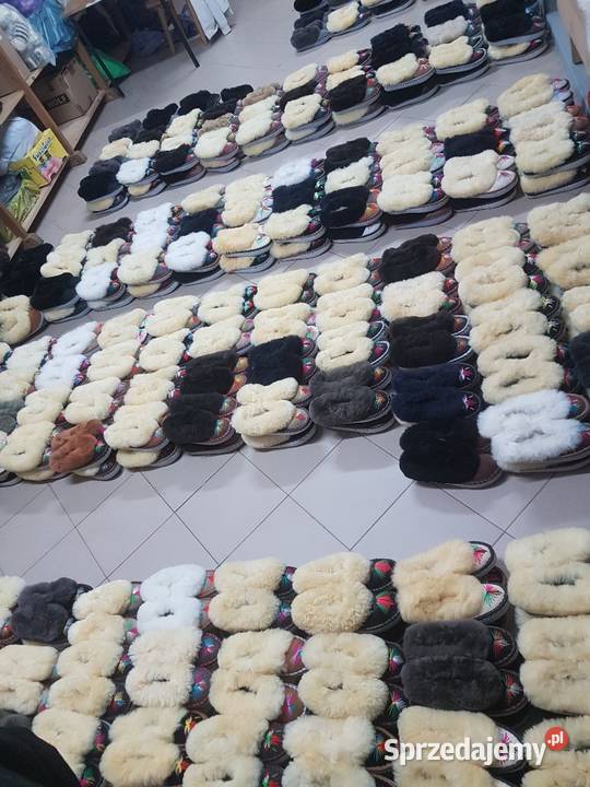 PANTOFLE BAMBOSZE KAPCIE ZAKOPIANKI KOŻUCHOWE małopolskie Zakopane