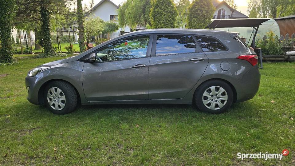 Hyundai i30 14 LPG 2013r 260 lekko uszkodzony Tłuszcz