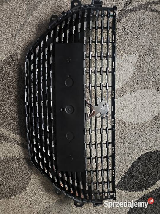 Sprzedam do peugota 208 II gril zderzaka przód Chełmiec