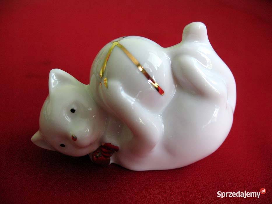 Kot mały kotek z piłką porcelana figurka 5 x 7 x Siedlce