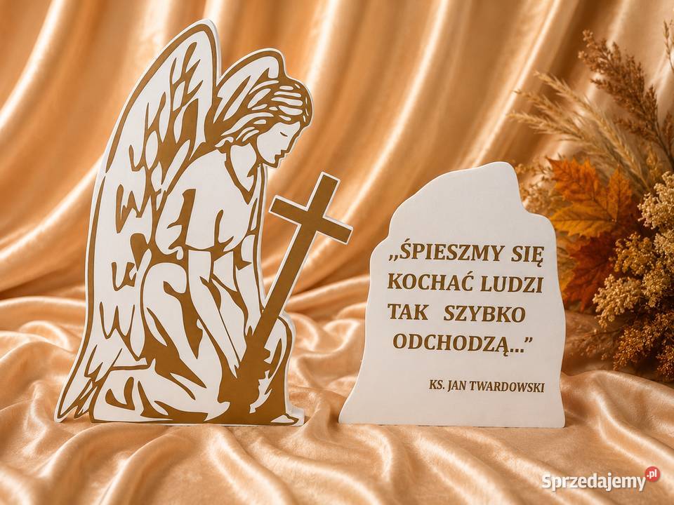 Anioł z krzyżem dekoracja kościół święto Dobrzyca
