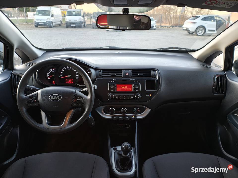 Kia Rio 2015r Benzyna Dwa Klucze Rok produkcji 2015 podkarpackie Zarszyn sprzedam