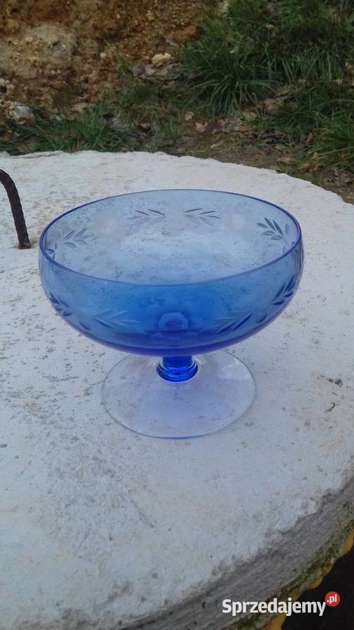 kielich piekne turkusowe cienkie szkło lata 60 dolnośląskie Lubań