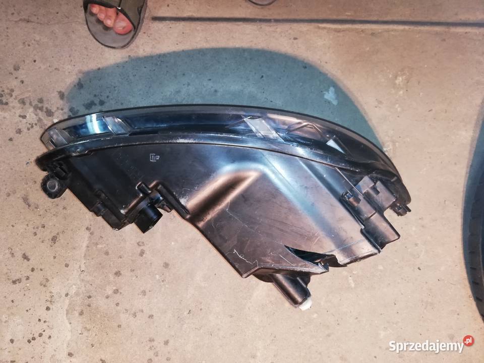LAMPA LEWA VW CADDY 20102015