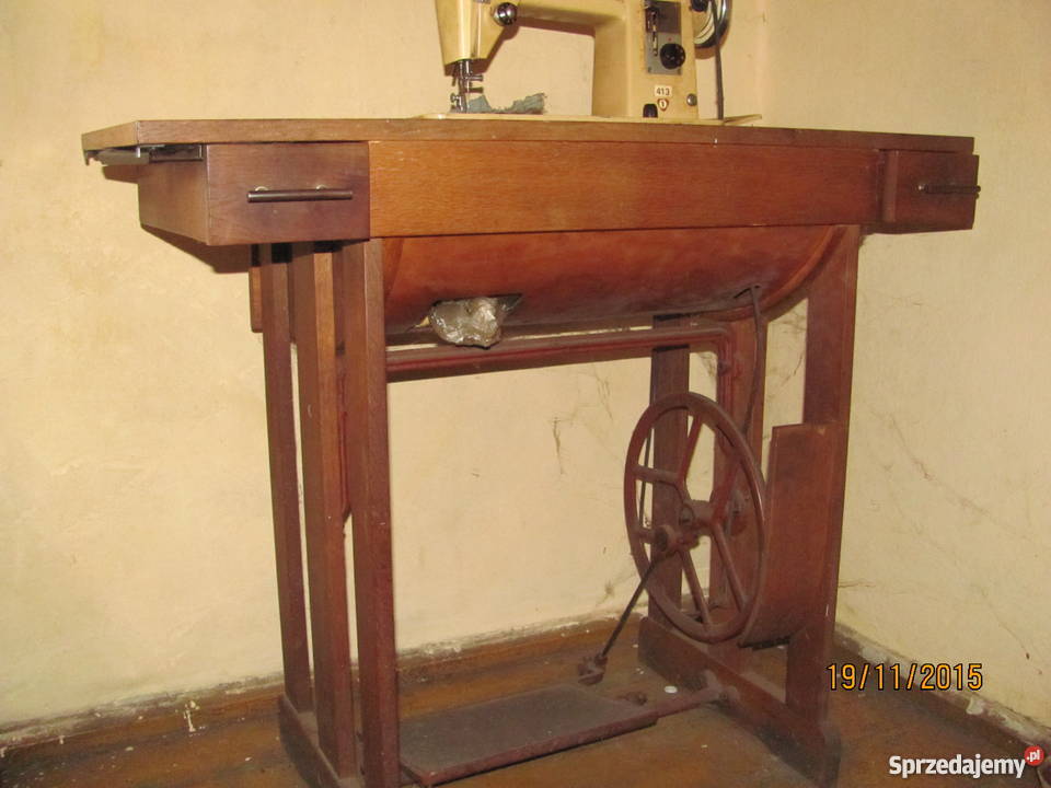 stara młocarnia maszyna do szyciatelewizor