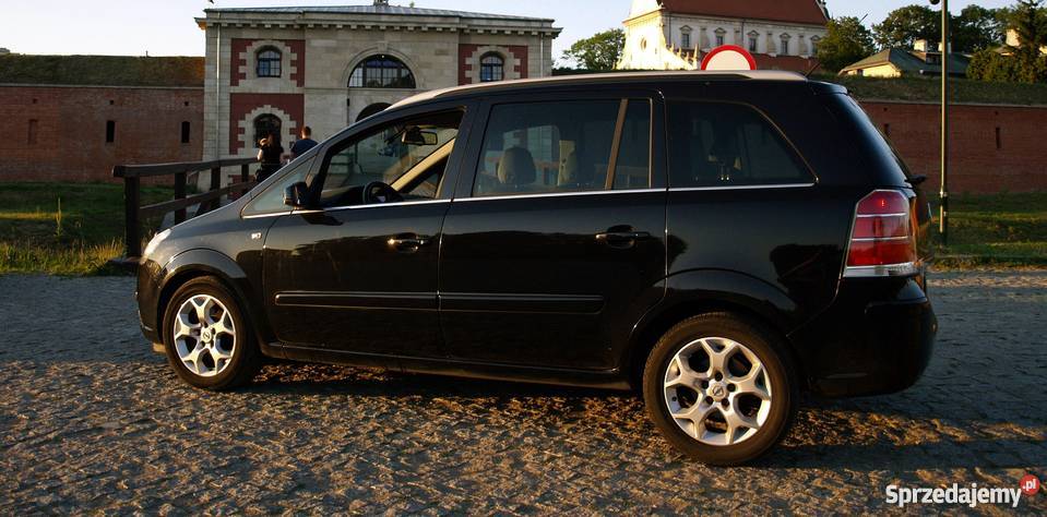 Ładny Opel Zafira B Xenon Alufelgi 7os Pół skóry elektryczne szyby Zamość